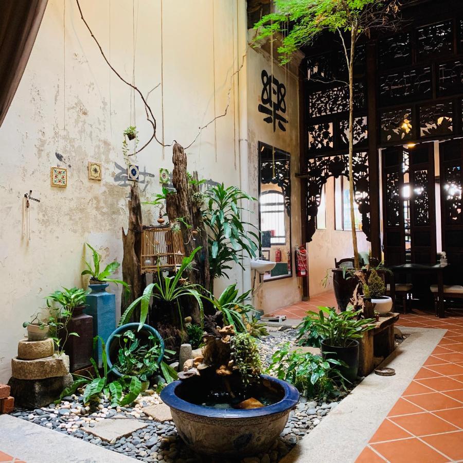 Carnarvon House 2* George Town
