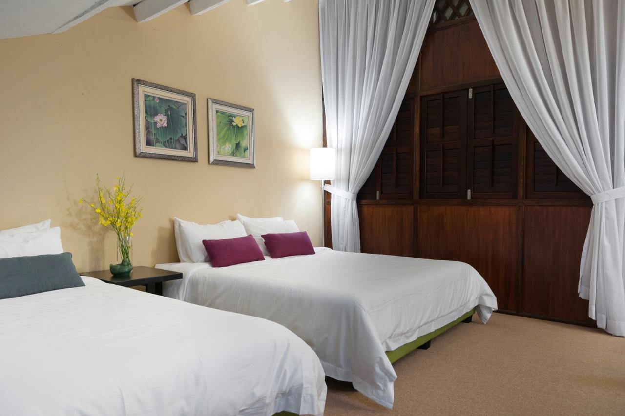 Carnarvon House George Town
