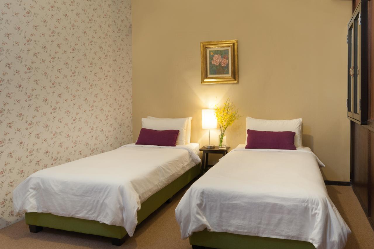 Carnarvon House Guest house 2*