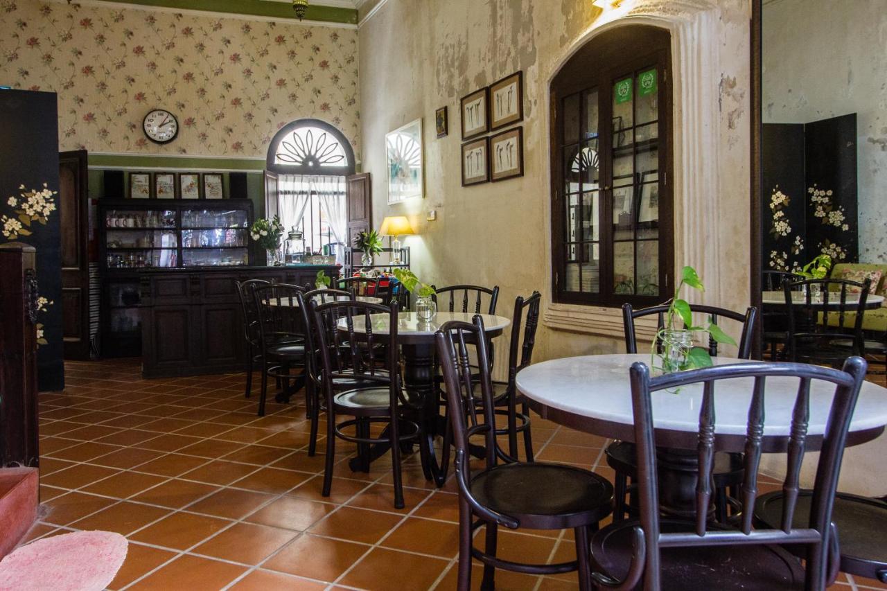 Carnarvon House 2* George Town